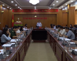 Đồng chí Hoàng Xuân Ánh, Phó Bí thư Tỉnh ủy, Chủ tịch UBND tỉnh, Trưởng Ban Tổ chức Lễ kỷ niệm chủ trì cuộc họp.