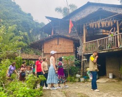 Nét đẹp văn hóa treo ngô, lúa trên nhà sàn ở Cao Bằng