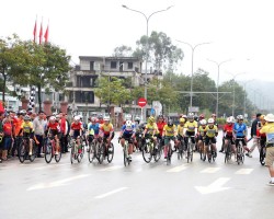 Giải xe đạp tranh Cúp “Non nước Cao Bằng” năm 2025 diễn ra thành công tốt đẹp