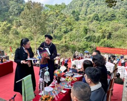 Thổ cẩm Cao Bằng – Báu vật văn hóa từ đôi tay người phụ nữ Tày