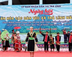 02 trang phục dân tộc