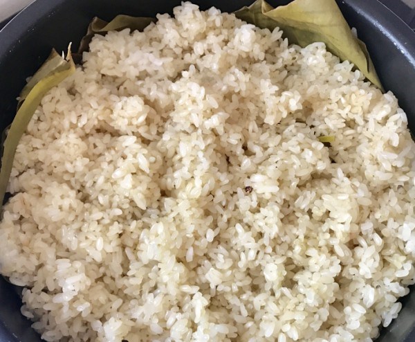 Gạo “Thỉ slí” - Nếp Mẹ khi đồ lên có hạt thơm, ngon.