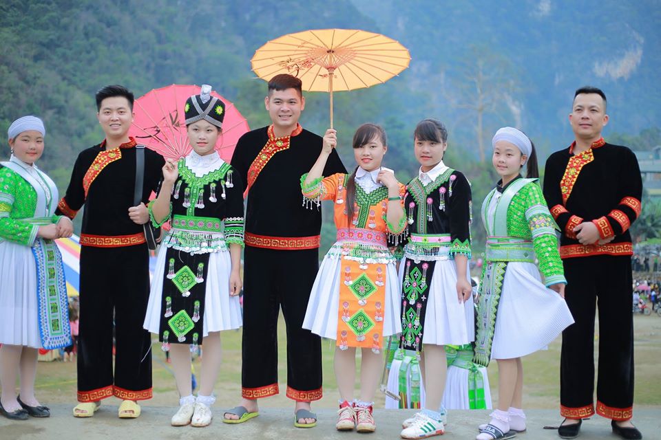 Nam thanh nữ tú trong Ngày hội Văn hóa dân tộc Mông huyện Bảo Lâm năm 2018 (Ảnh: Hoàng Điệp)