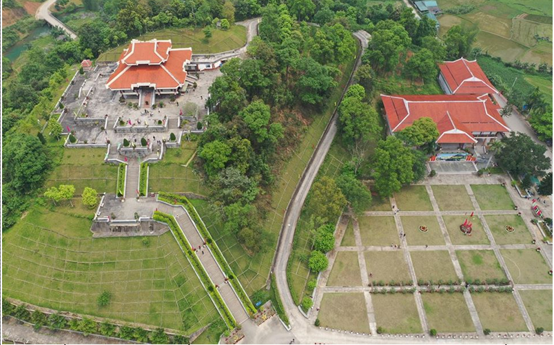 Đền thờ Chủ tịch Hồ Chí Minh và khu nhà trưng bày (ảnh: Cao Bằng hóng)
