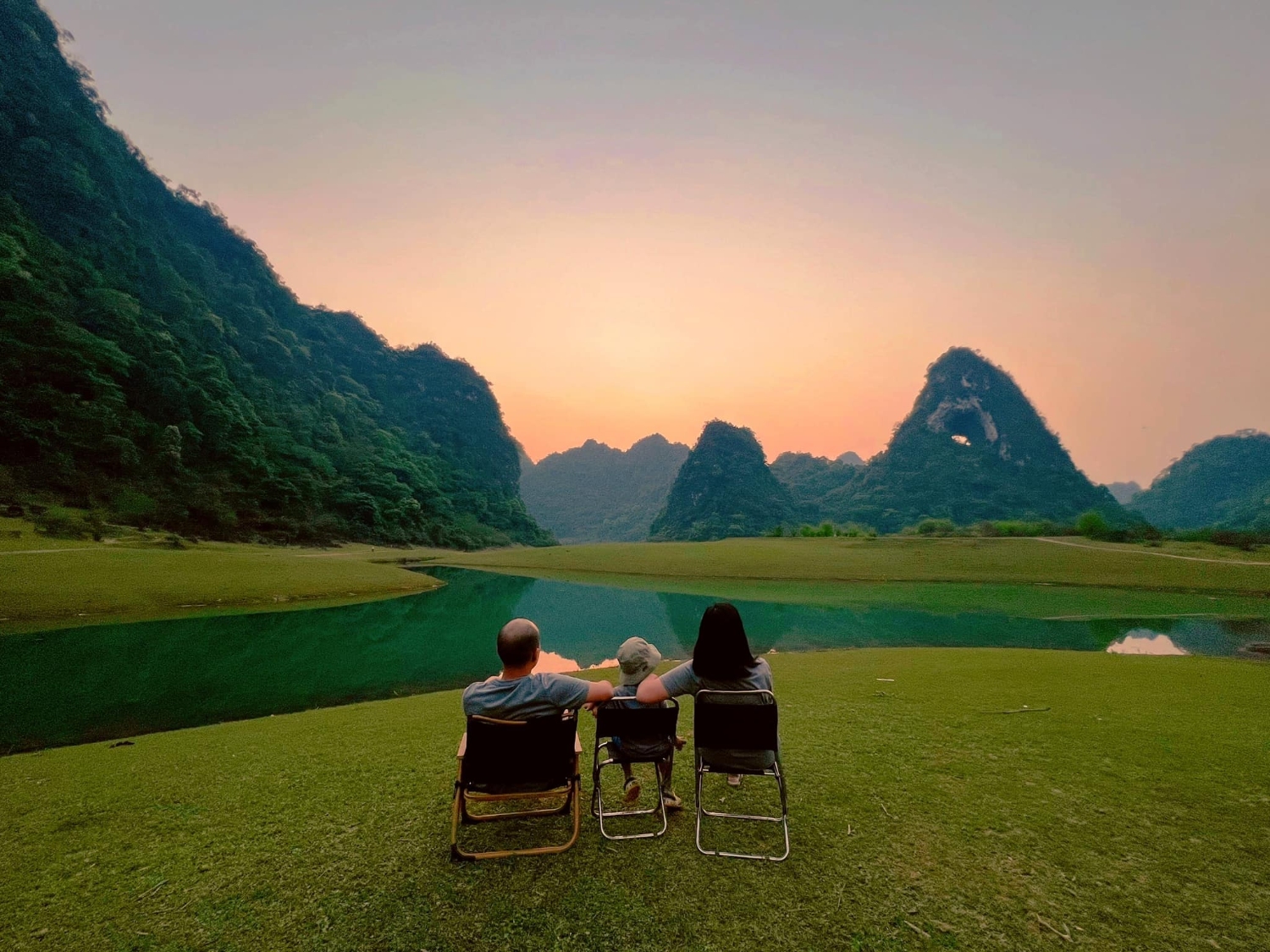 Hoàng Mỹ Hạnh group Sinh ra để hoang dã