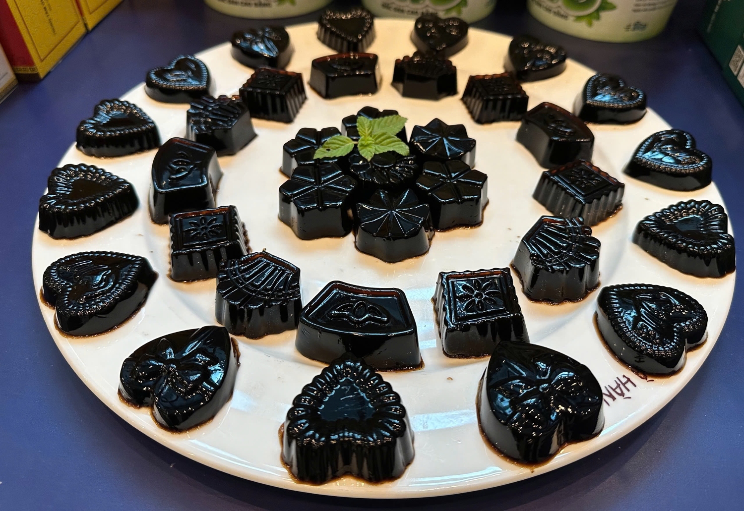 Thạch đen Quỳnh 1