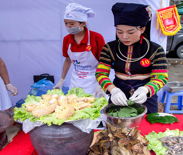 Thi nấu ăn thịt chua Hoài Nam